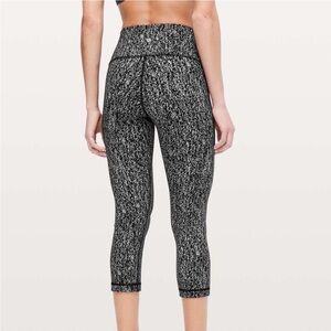 Lululemon Wunder Under High-Rise Crop Jacquard Black and White Size 8
